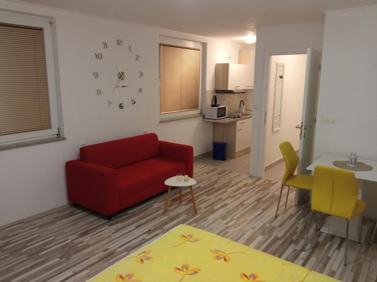 Studio Apartman Matkovic إيموتسكي المظهر الخارجي الصورة