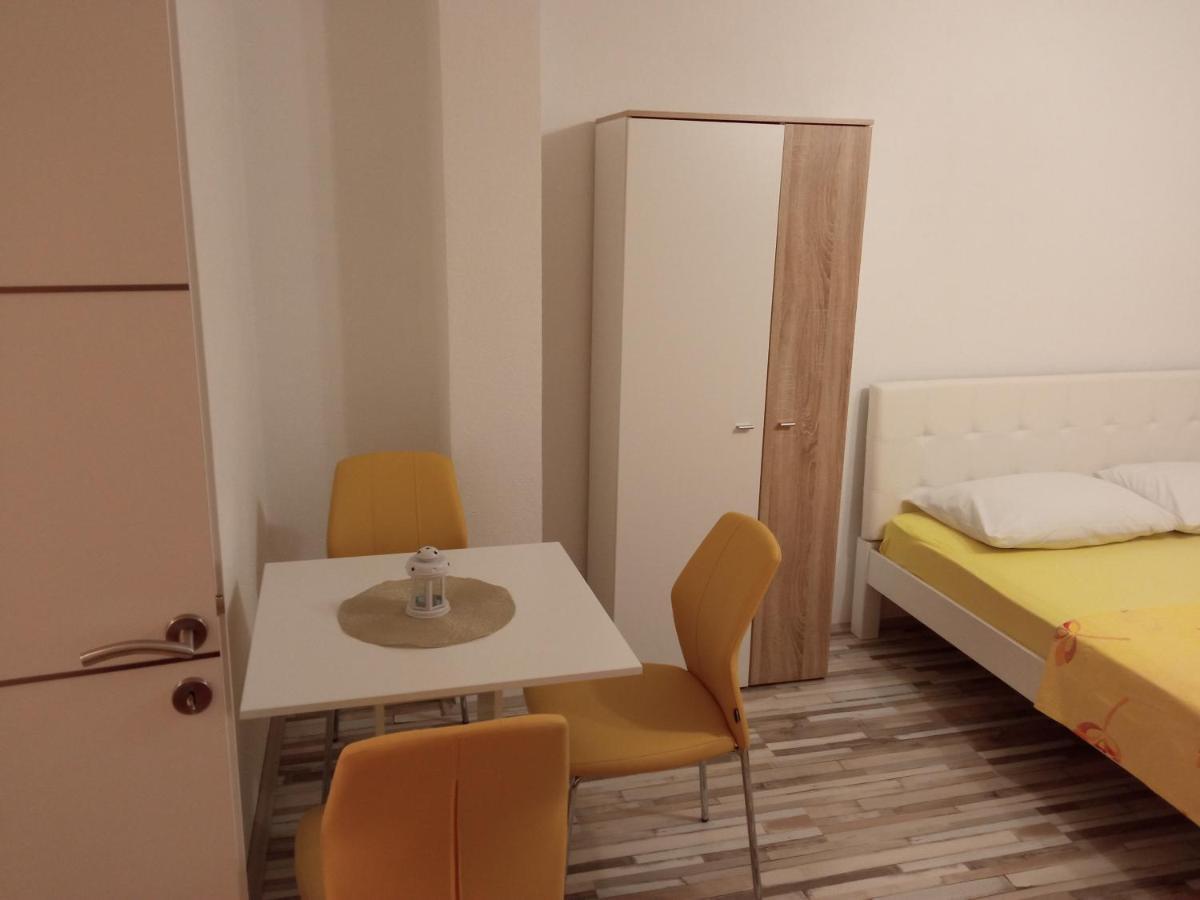 Studio Apartman Matkovic إيموتسكي المظهر الخارجي الصورة