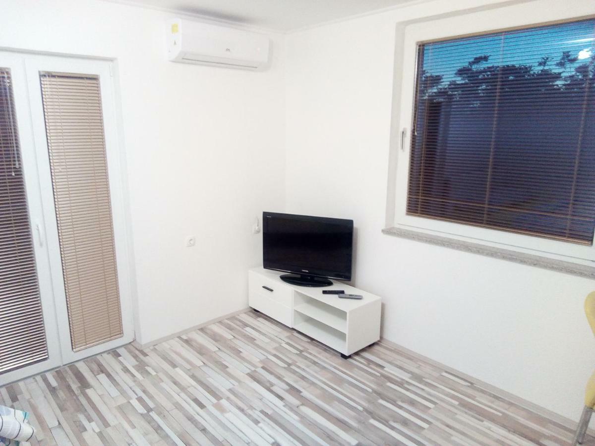 Studio Apartman Matkovic إيموتسكي المظهر الخارجي الصورة