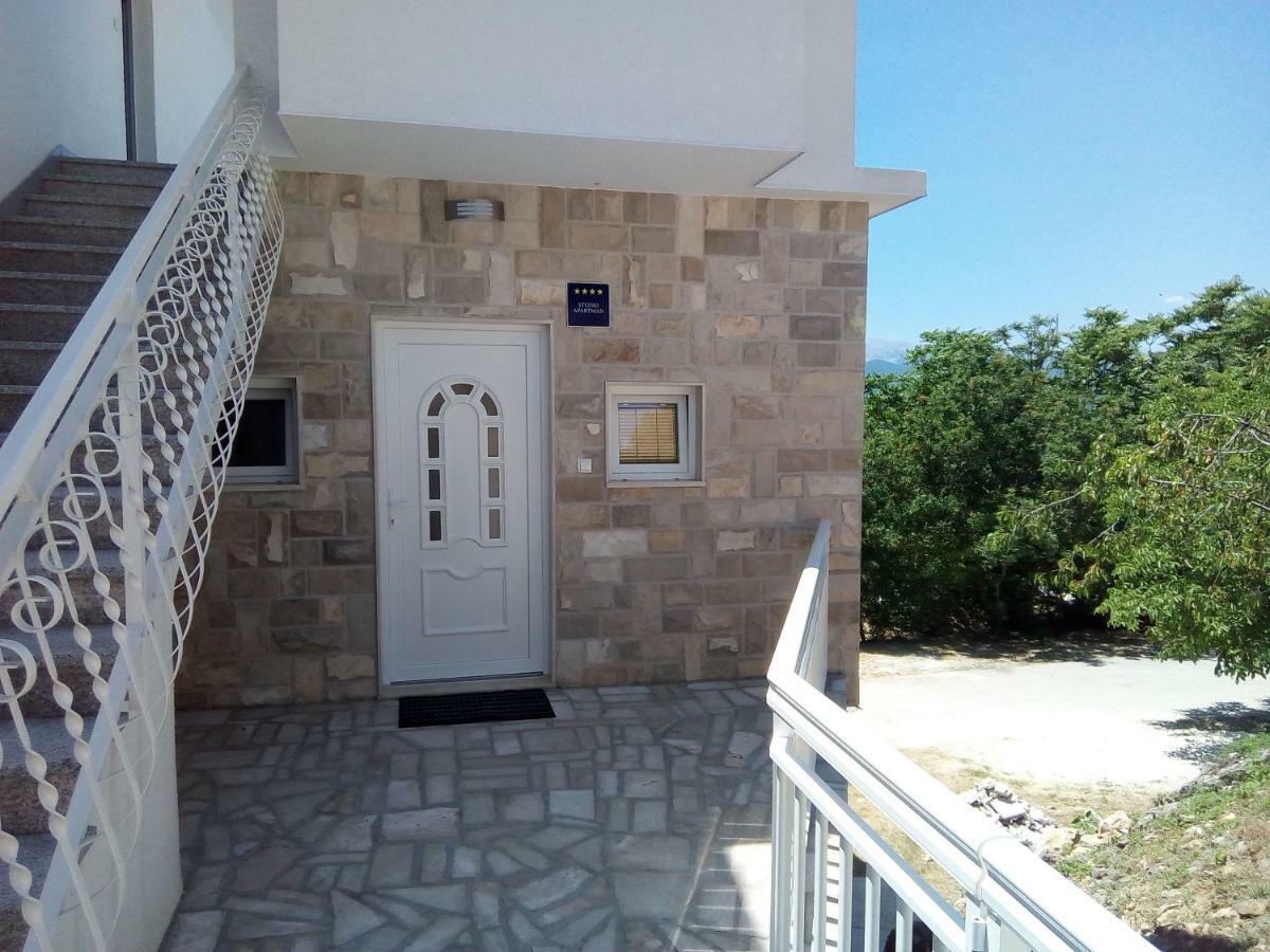 Studio Apartman Matkovic إيموتسكي المظهر الخارجي الصورة